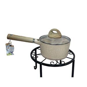 Master Class Saucepan Pink with pour‎ spout & vented lid 6.5"